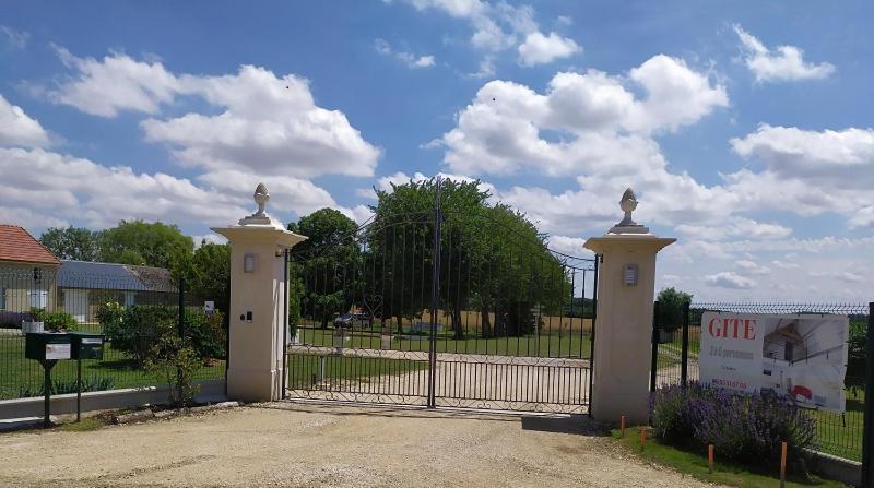 Gite De La Petite Forge Clevilliers Exterior photo