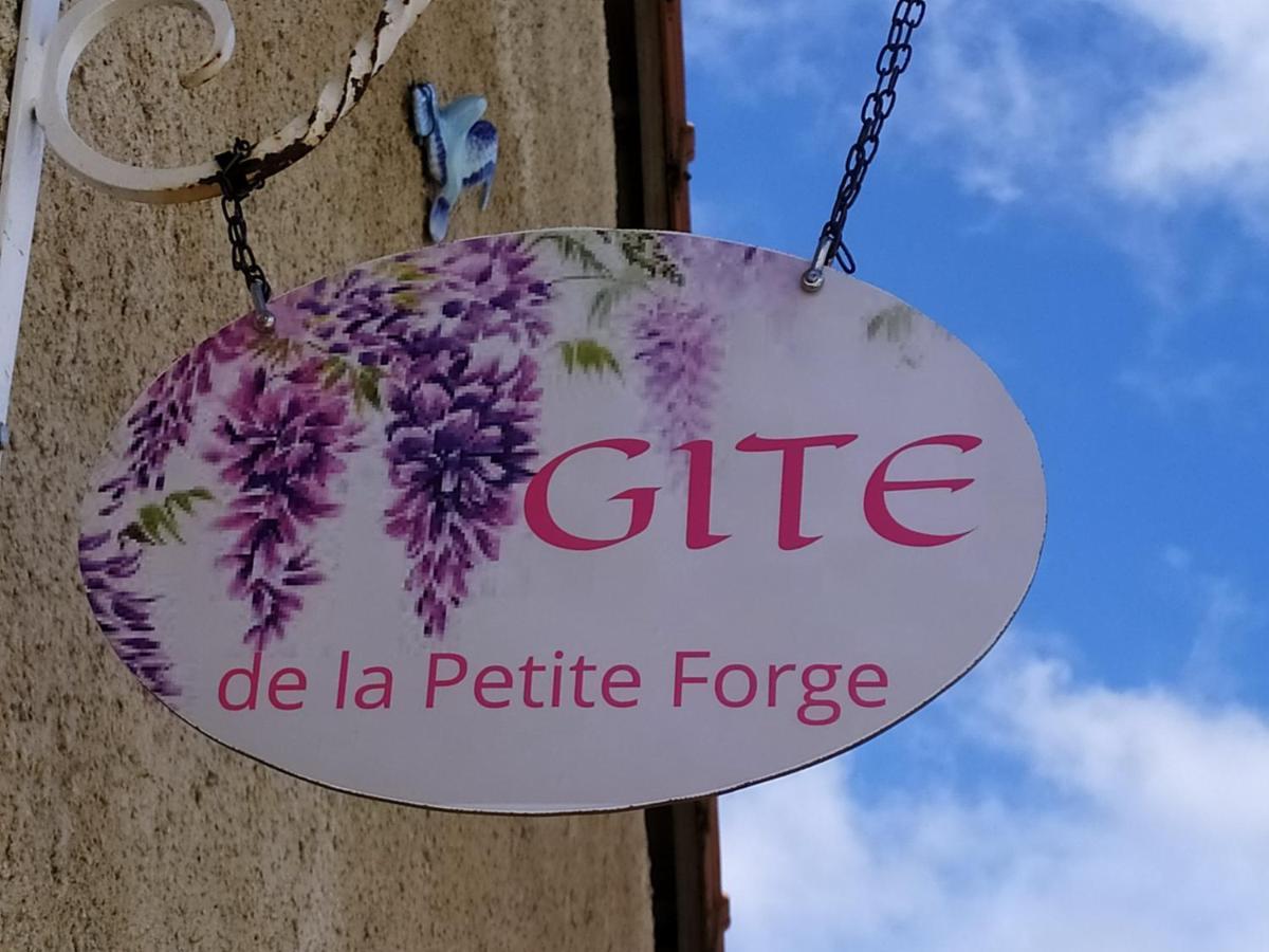 Gite De La Petite Forge Clevilliers Exterior photo